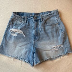 American Eagle mom short